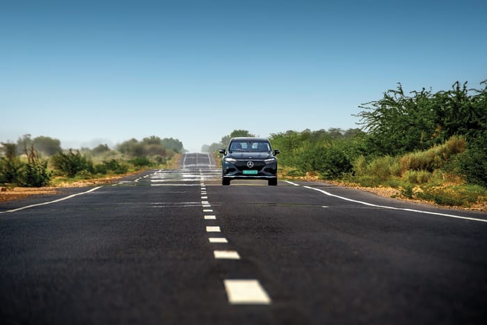 Recording Extremes: a new Guinness World Records™ title with the Mercedes-Benz EQS 450 SUV